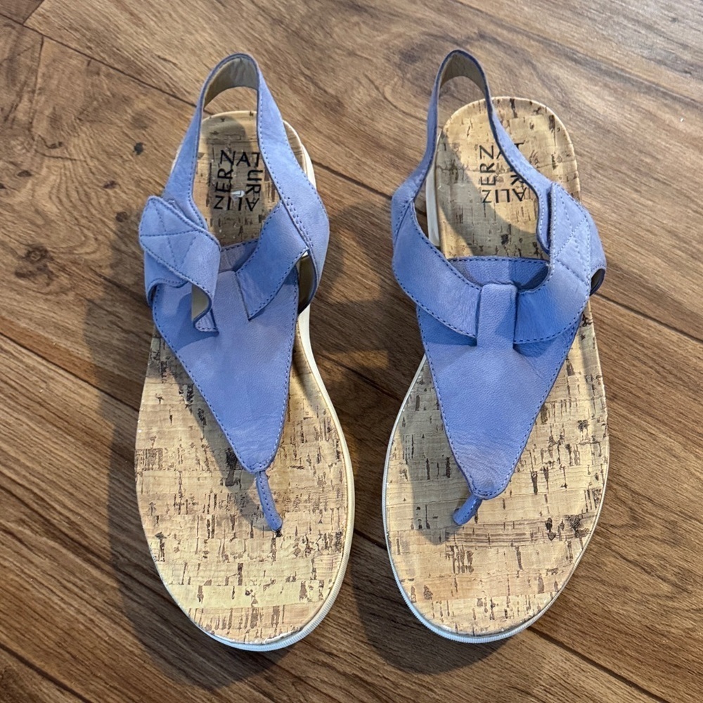Naturalizer Women's Light Blue Thong Sandals
